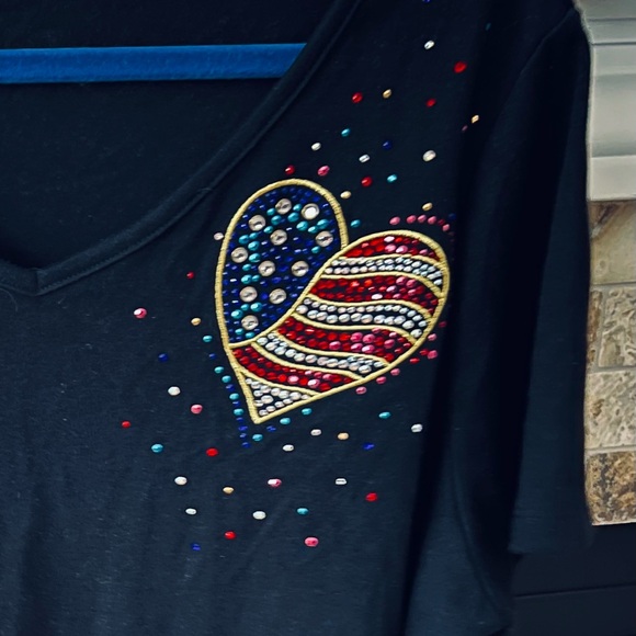 Quacker Factory size 1X black top with jeweled USA Heart with fireworks EUC - Picture 3 of 6